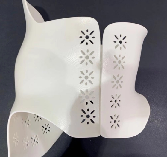 个性化骨科治疗的创新：3D打印定制化脊柱矫形器的应用与发展