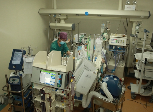 生命支持的高级形式——体外膜肺氧合机(ECMO)的工作原理与应用